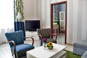 Отель Apartament Chmielna BIS  Варшава